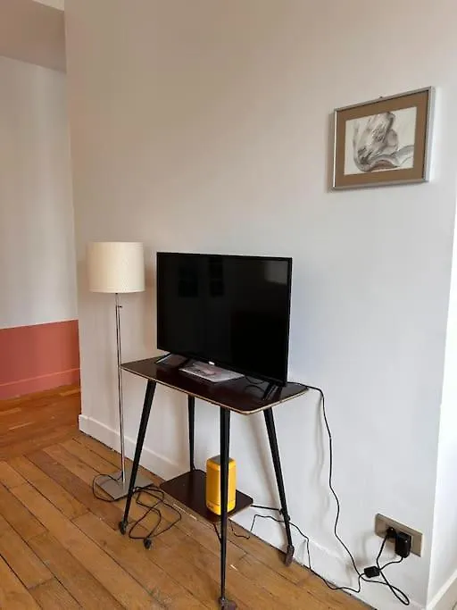 Un Fabuleux Decor Pour Un Chaleureux Appartement Paris Fransa